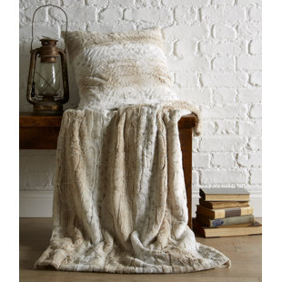 Cozee home best sale faux fur throw